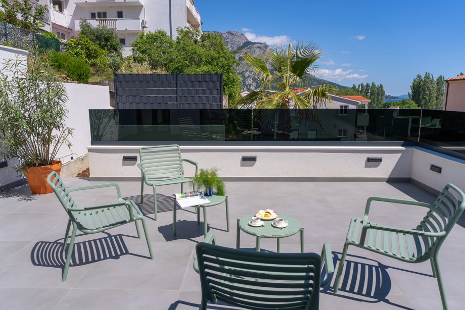 Perfect for relaxing mornings or evening stargazing