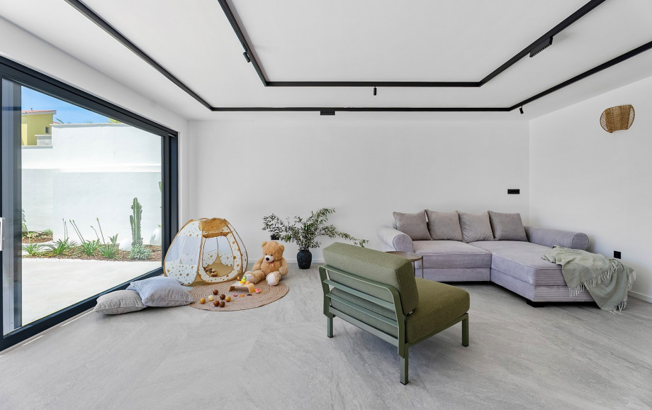 For families, there’s a delightful play area filled with toys to keep the little ones entertained.