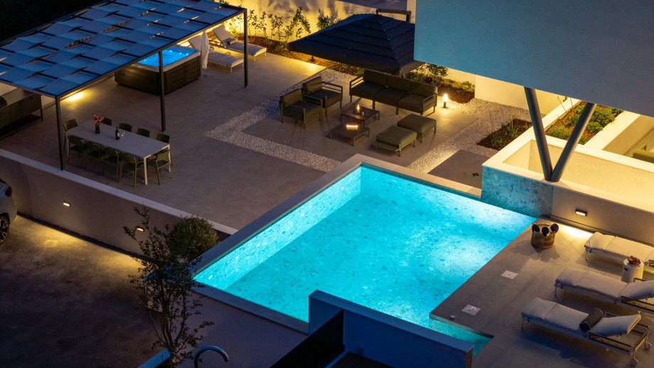 The entire property is fully air-conditioned and equipped with complimentary WiFi, ensuring you stay connected throughout your visit.