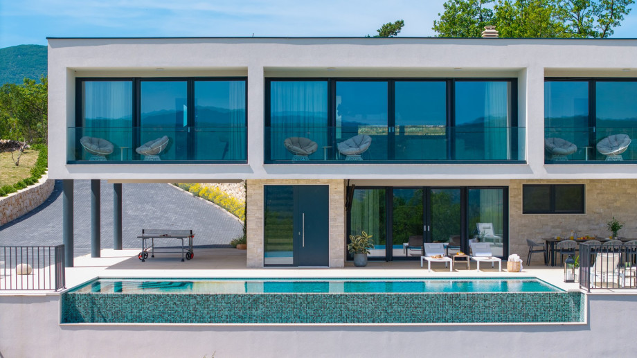 Situated in the small village of Zmijavci, just 6 km from the town of Imotsk