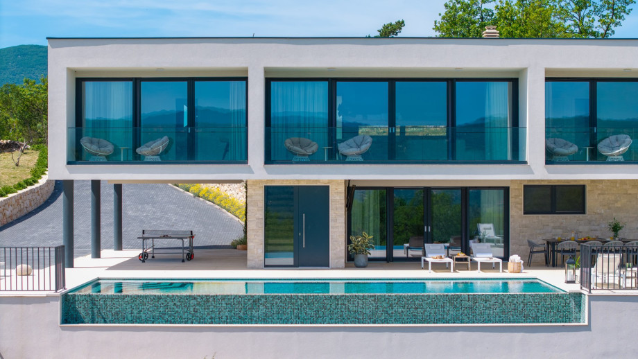 Situated in the small village of Zmijavci, just 6 km from the town of Imotsk