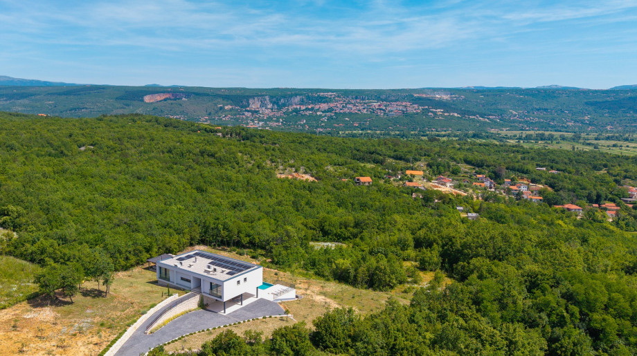 This location is well-liked by families seeking a peaceful family vacation in the countryside