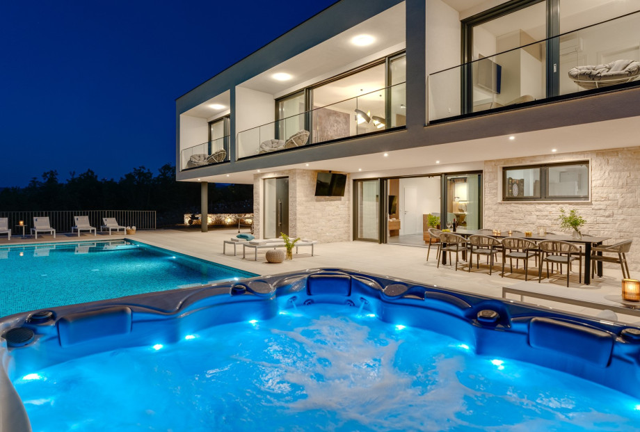 Carefully placed lighting completes the perfect experience of Dalmatian summer evenings