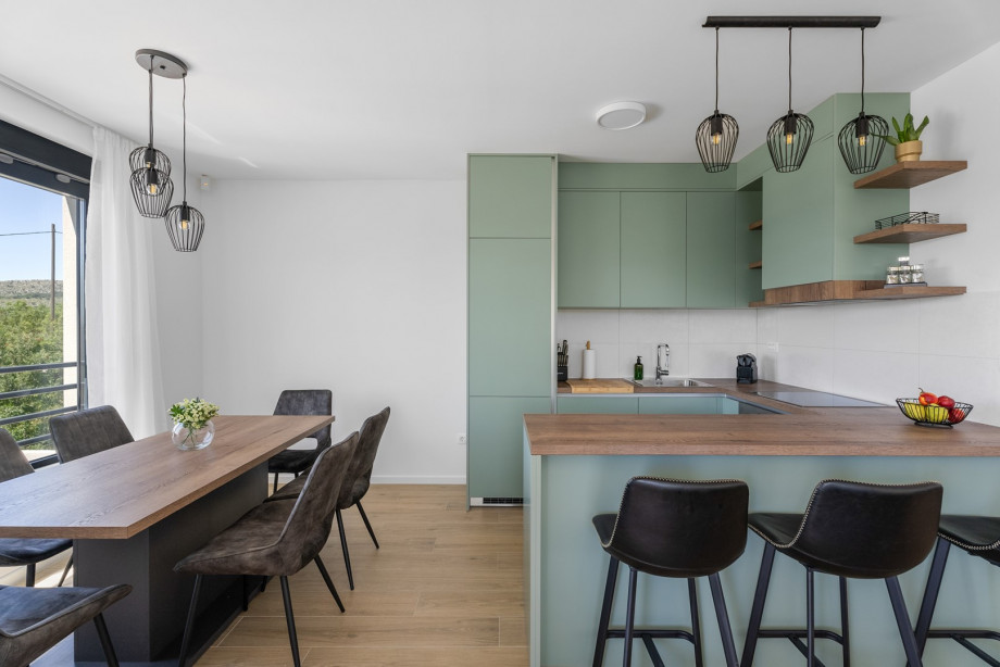 A fully equipped kitchen