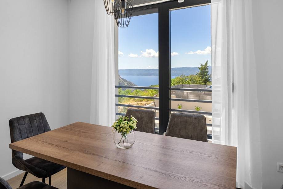 The dining area and kitchen are very bright and very pleasant.