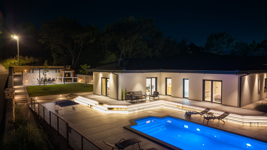 Relax and enjoy a glass of wine on hot summer evenings