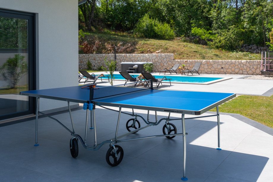 A small playground  for your youngest, fully fenced