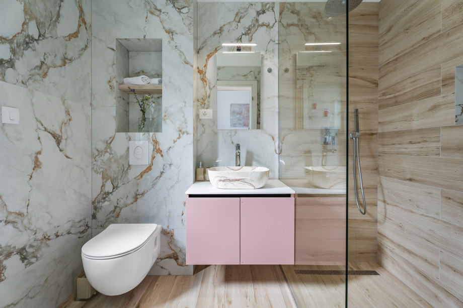 Ensuite-Badezimmer Nr. 3 mit Dusche (an Schlafzimmer Nr. 3 angeschlossen)