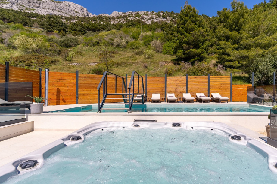 Villa Blue Lagoon offers a 240 sqm of very modern, spacious and nicely organized interior located on a 570 sqm plot