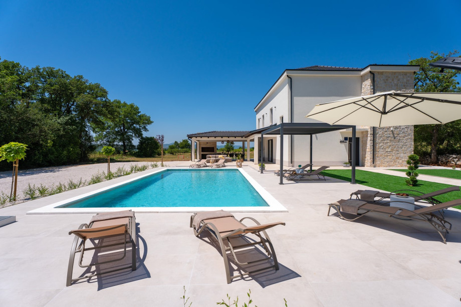 Air conditioning throughout the villa, keeping you cool and comfortable, and free WiFi to stay connected