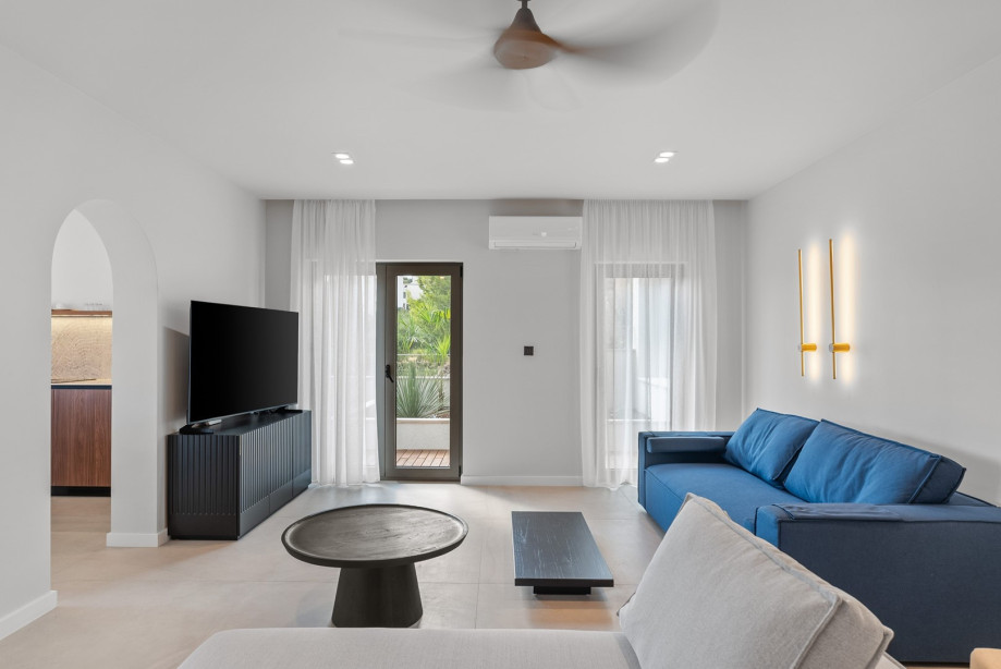 This is a modern place to stay with a quiet environment but still close to all