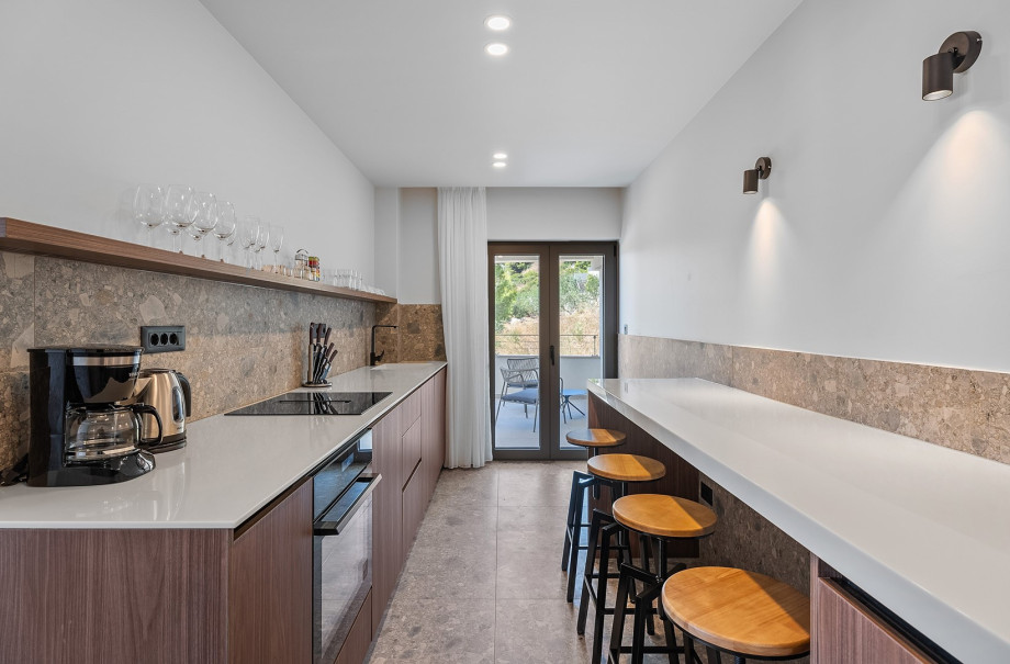 A fully equipped kitchen that has all the amenities you need for your culinary expertise