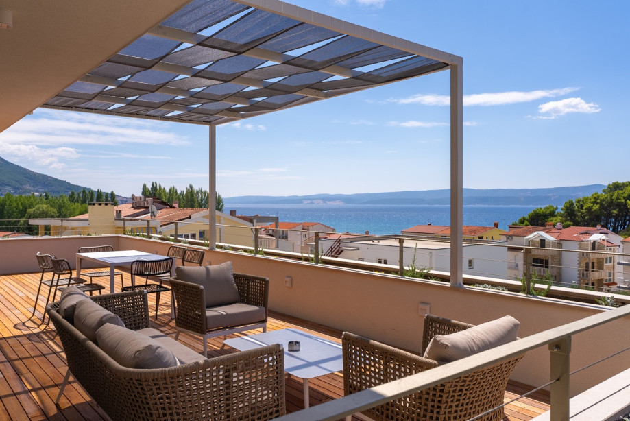 Terrace with sea views and outdoor furniture (42sqm)