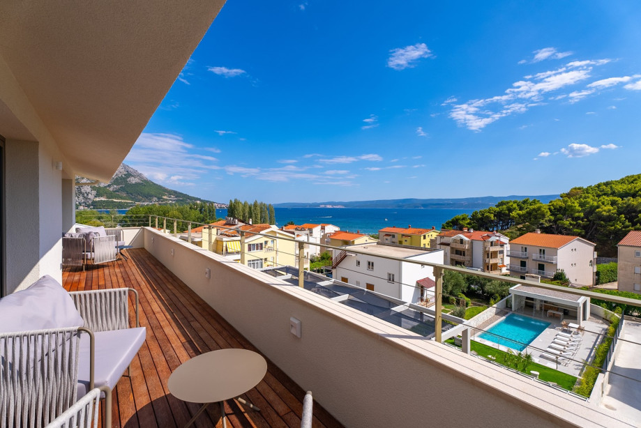 Villa Almissum is covered with free Wi-Fi and on each floor, one king-size bed can be separated into two single beds if needed