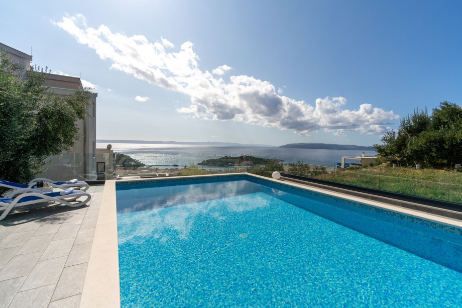 Breathtaking city and sea views from the villa