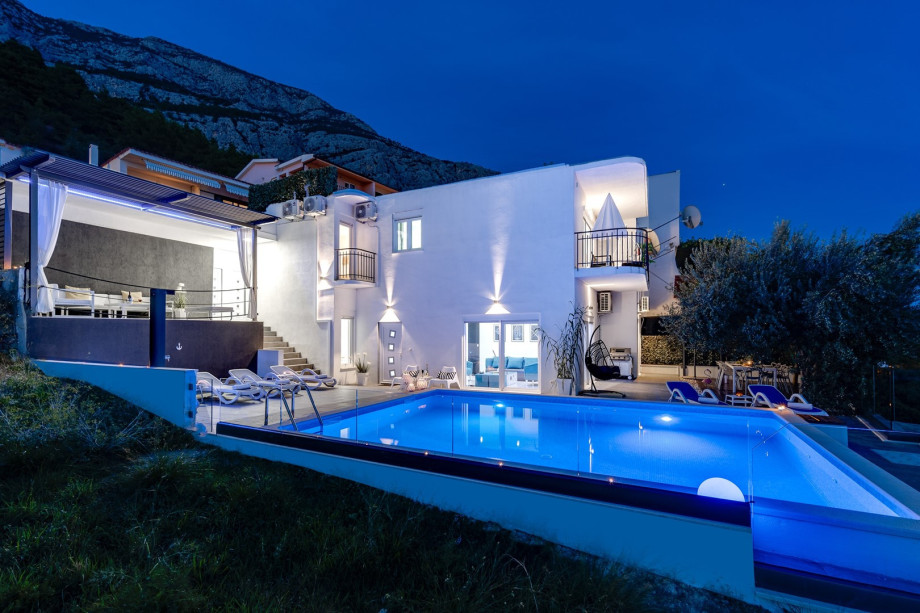 Carefully placed lighting completes the perfect experience of Dalmatian summer evenings