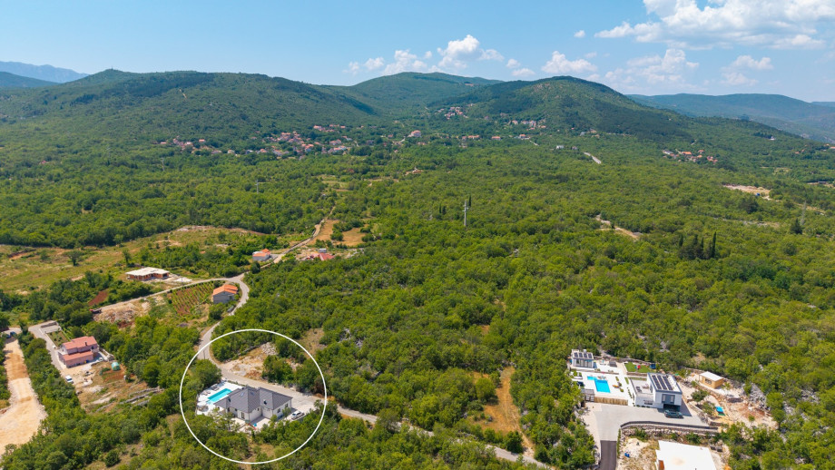 Videoüberwachung am Eingang für Ihre Sicherheit und ruhigen Gewissens.
