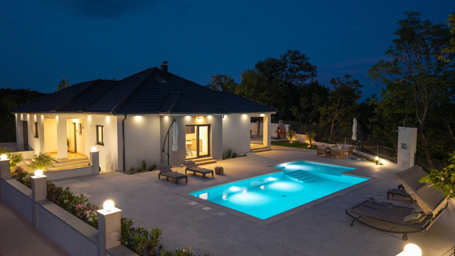 Die Villa Angela ist perfekt gelegen, um Ihnen ein ruhiges Landerlebnis zu bieten.
