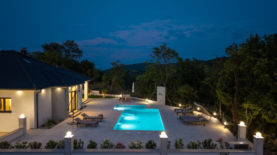 Surrounded by nature, and just a short 20-min drive from the breathtaking Makarska Riviera