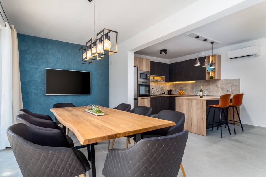 A fully equipped kitchen with all a modern guest needs for a very comfortable stay