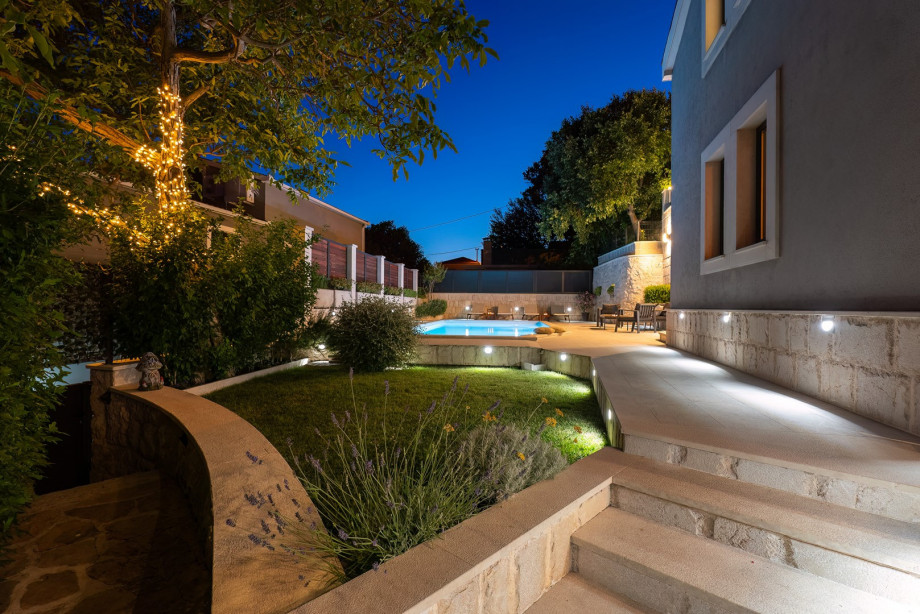 Come and taste the unspoiled and easy way of living in the Dalmatia