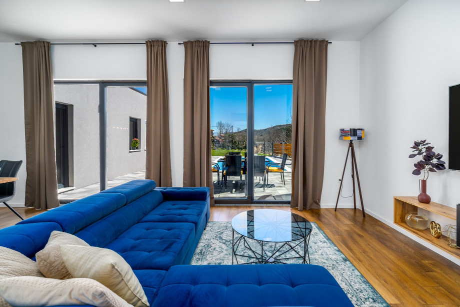 Villa Mir with private pool, 3 bedrooms, 7km from sandy beach