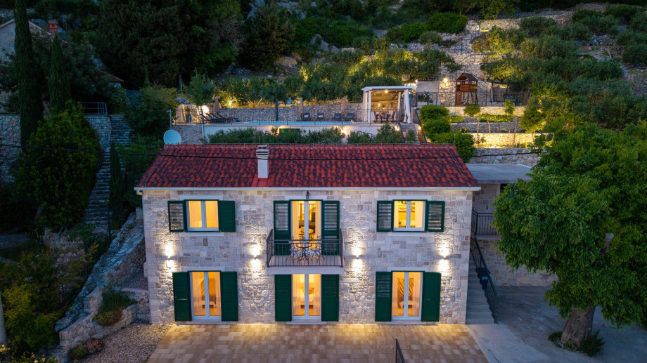 Beautiful stone Villa. 
Your home away from home