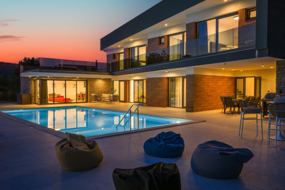 NEW! Villa Nella Foresta with private 66sqm heated pool, Whirlpool, Tennis court, Gym, Billiards, 4 en-suite bedrooms