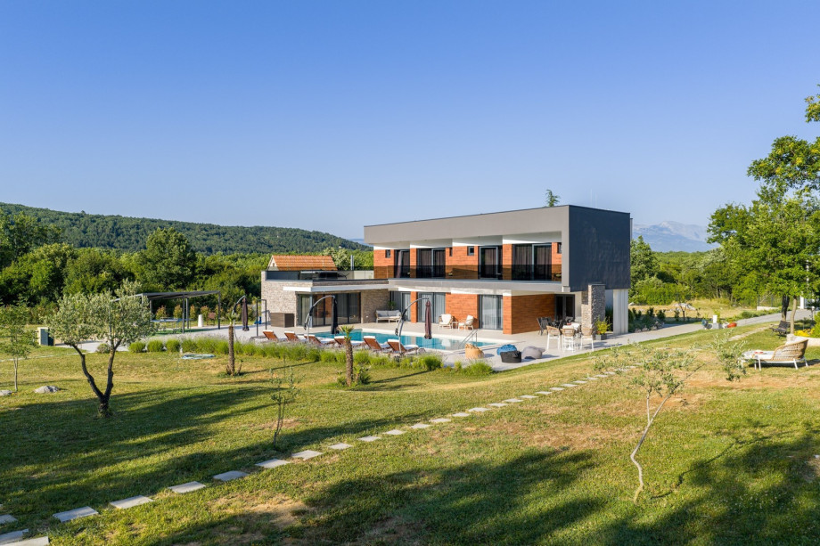 Amazing and open landscape views of the natural surroundings