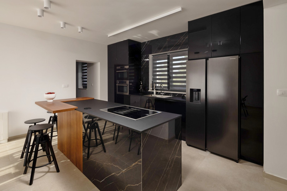 The kitchen is equipped with: a fridge with an ice maker, espresso coffee maker DeLonghi, microwave, oven...and more