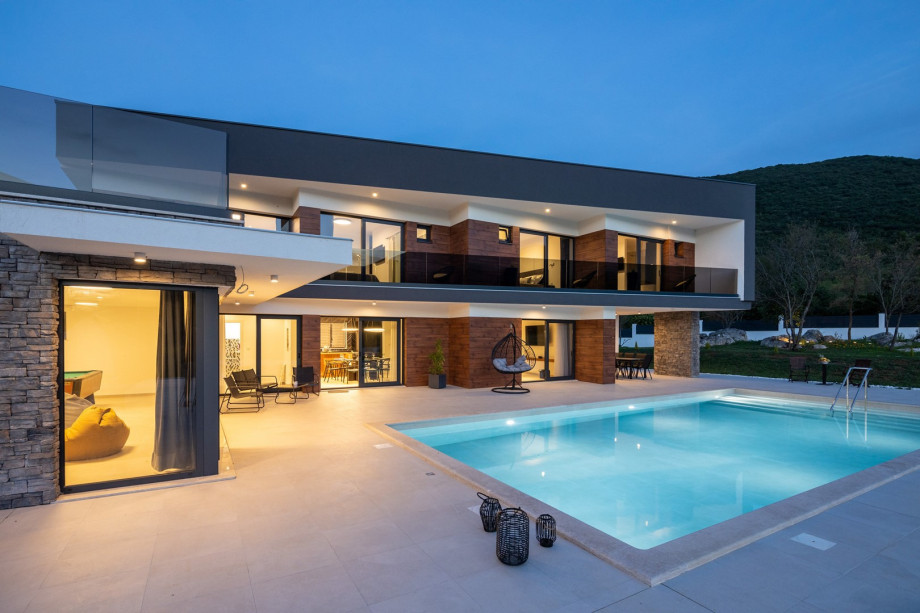 All offered is exclusively for you and located in the amazing surroundings with 50 shades of green