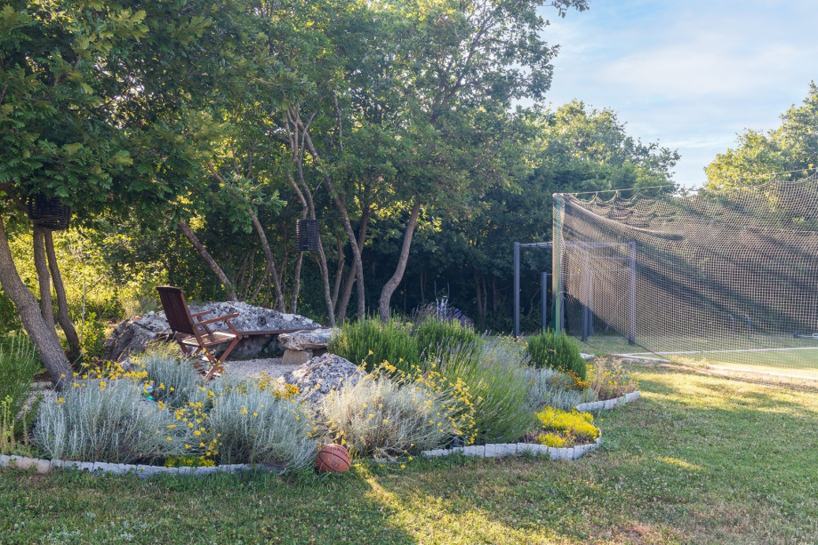 Villa is a perfect getaway settled in a very quiet environment, offering absolute privacy