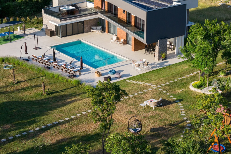 Typical Mediterranean vegetation all around you