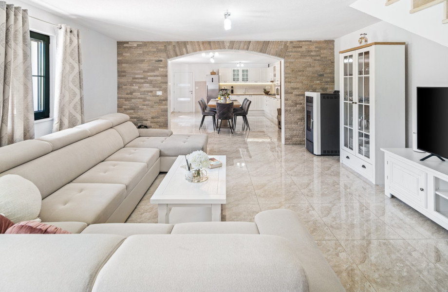 The whole ground floor is fully air-conditioned.