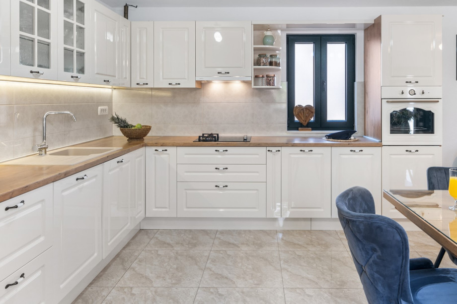 A fully equipped kitchen with all the amenities you need for your cooking expertise.