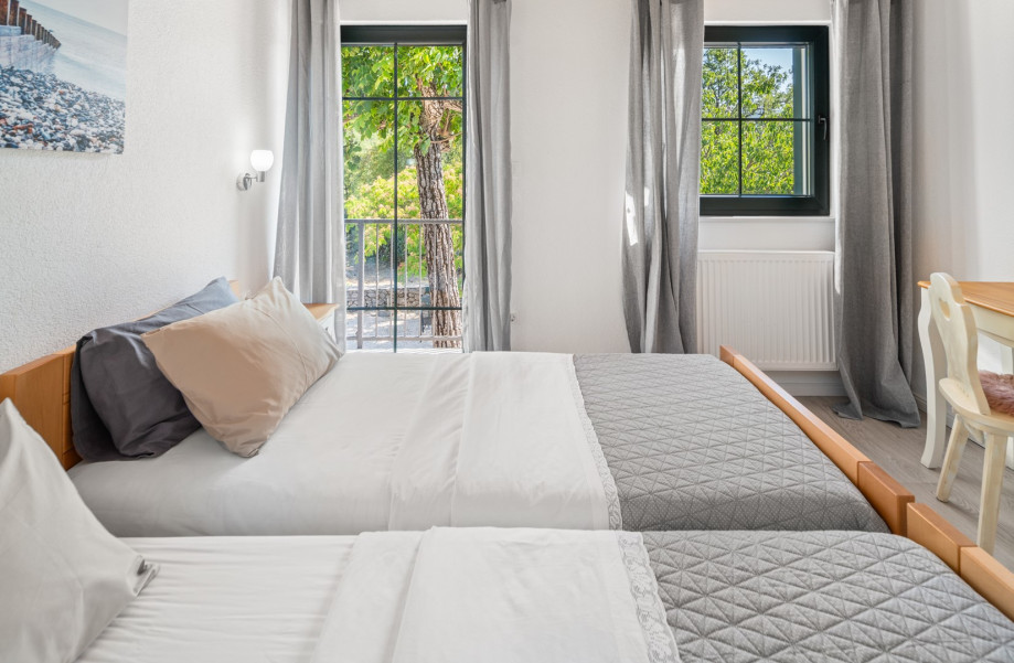 Bedroom No2 offers air-condition.