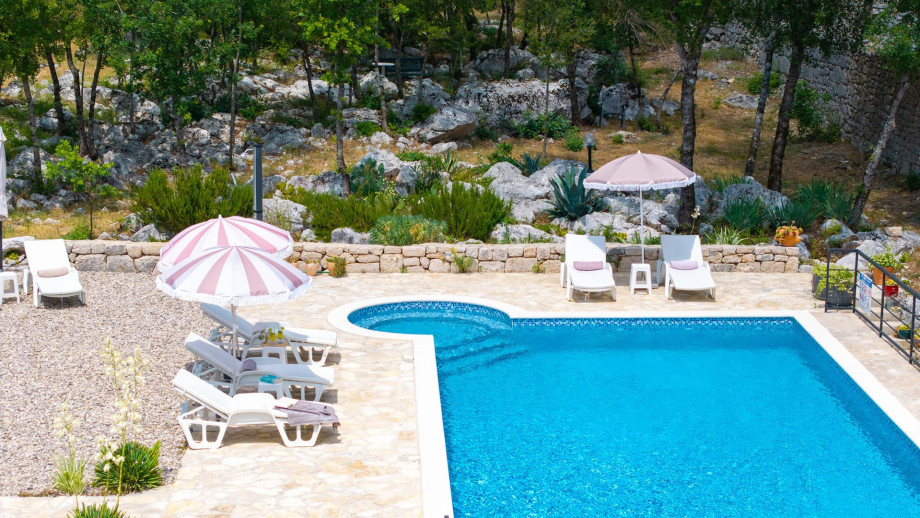 Enjoy a vacation in a very comfortable pool area