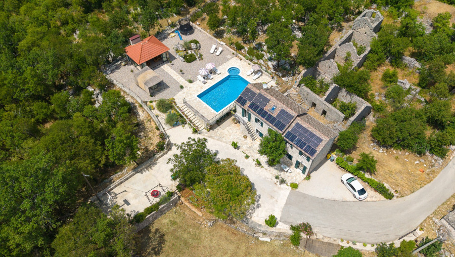 The whole property is fully covered with free Wi-fi