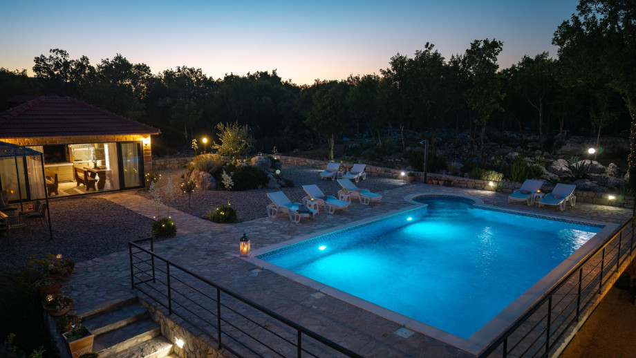 Feel a real rural way of life, in a very peaceful environment.