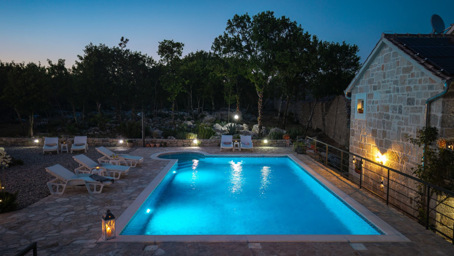 Relax and enjoy a glass of wine on hot summer evenings