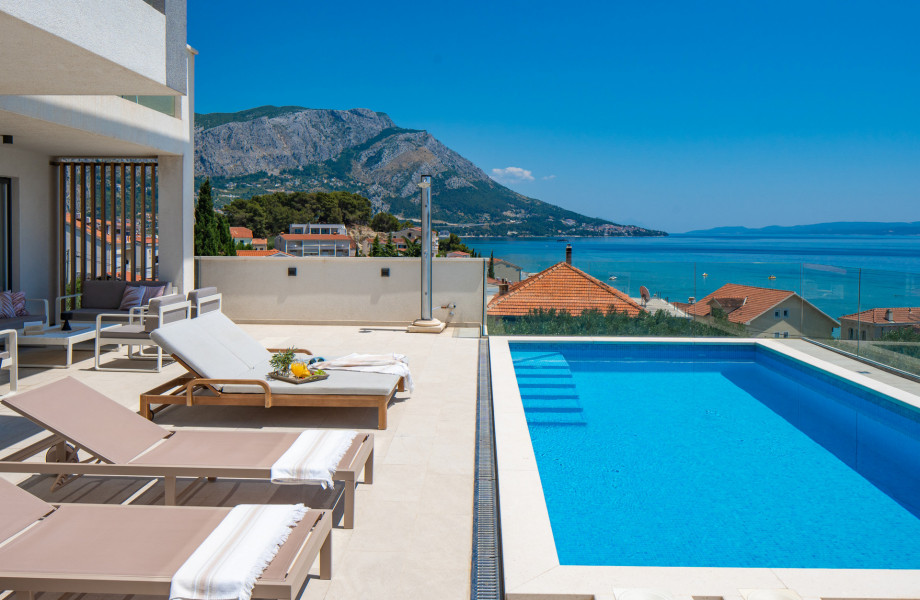 VILLA LAPIS with heated pool, sauna, gym, spa, 10 pax