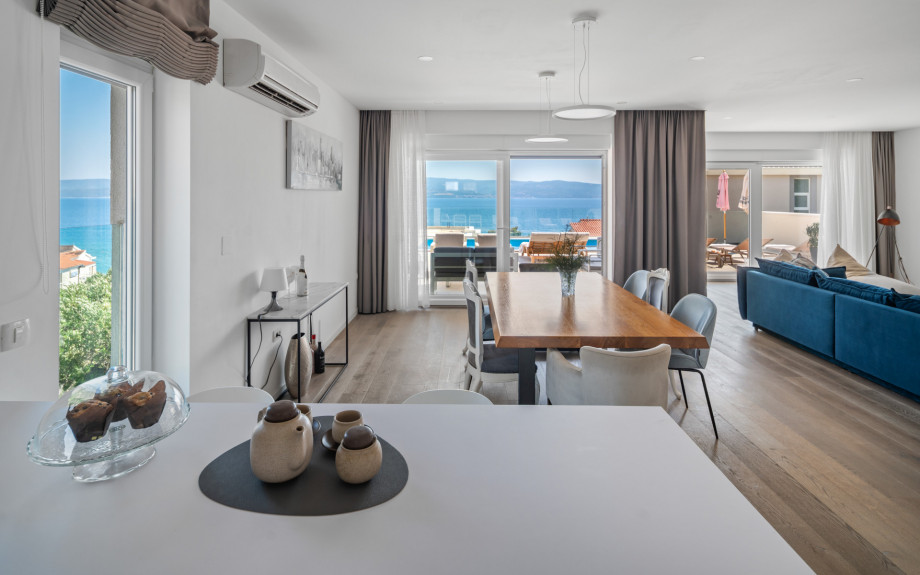 A fully equipped kitchen with a kitchen island