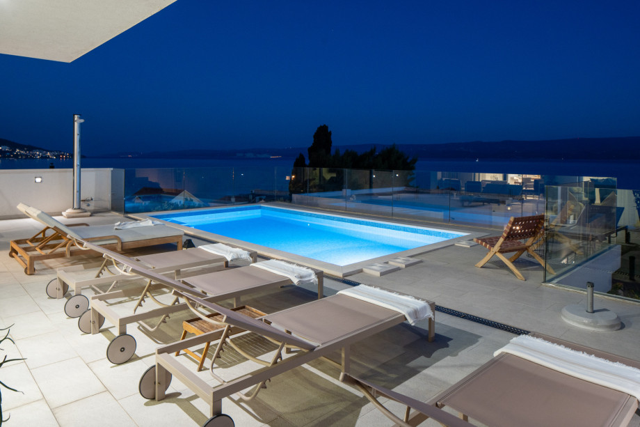 It is fully equipped with all modern guest needs for a very comfortable stay