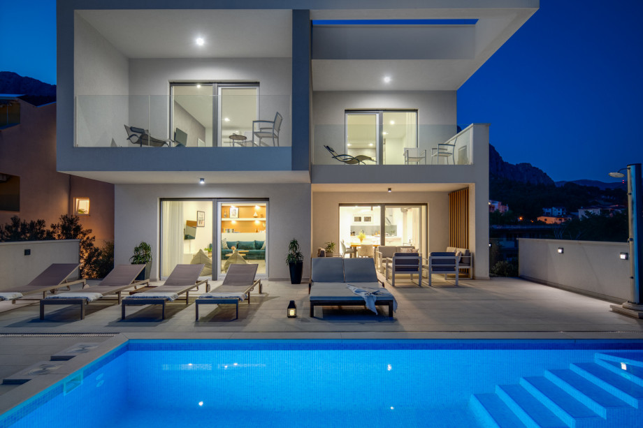 Villa Lapis offers exclusively for you; a heated private Pool, a Gym, and a Spa area