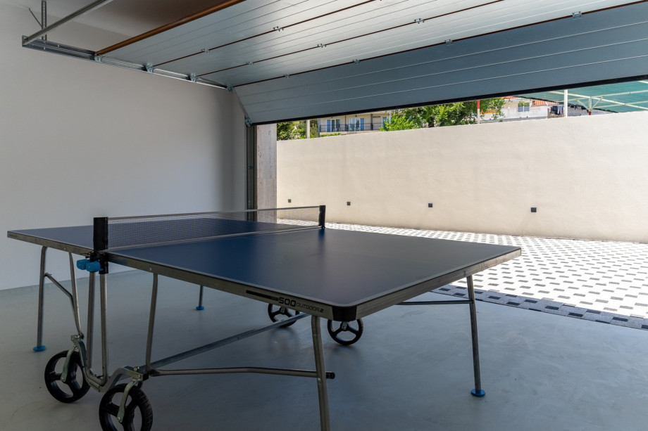 Tischtennisplatte im Freien 