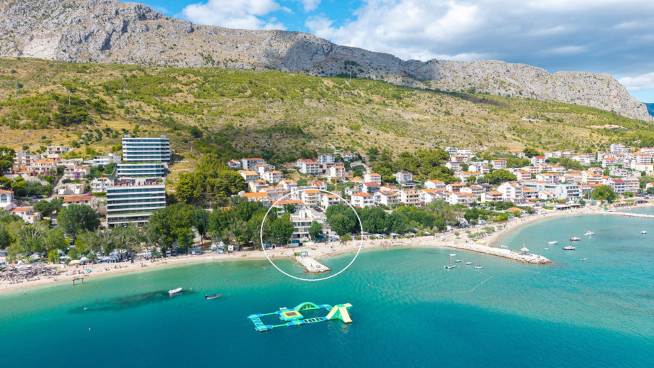 Lage der Villa Erce in Duće, 2,5 km von der kleinen Mittelmeerstadt Omiš entfernt