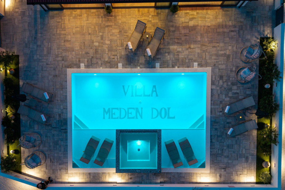 Pool with attached hot tub (whirlpool) with a powerful heater, hydromassage, and a geysir