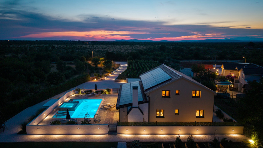 Experience the pristine and serene surroundings of the vineyards and traditional stone houses