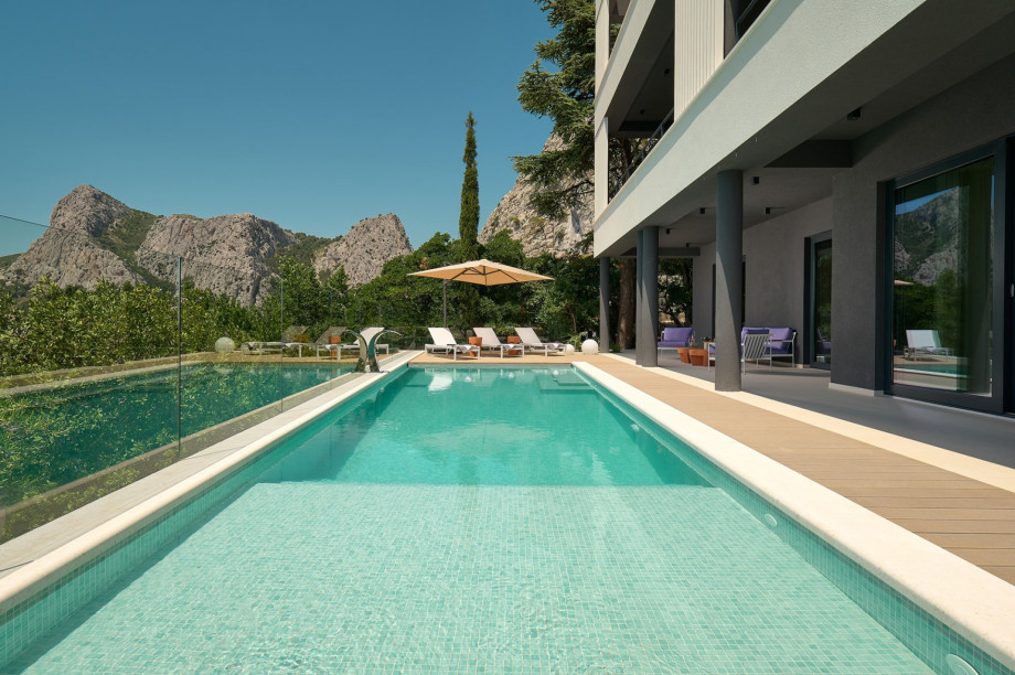 Es bietet einen privaten und beheizten Swimmingpool mit chlorfreiem System