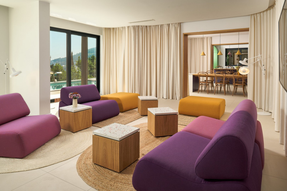 Luxuriös eingerichteter Wohn- und Essbereich